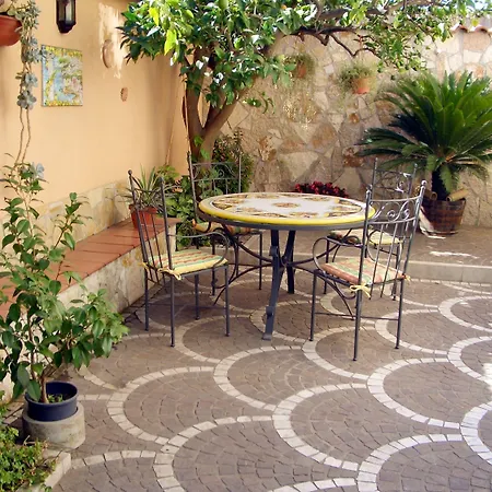 ベッド・アンド・ブレックファスト Pollio 3*